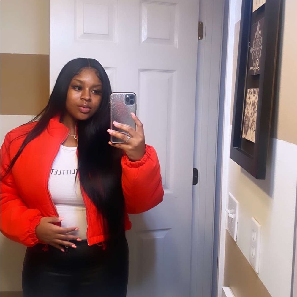 PRETTYLITTLETHING Red Super Cropped Peach skin puffer